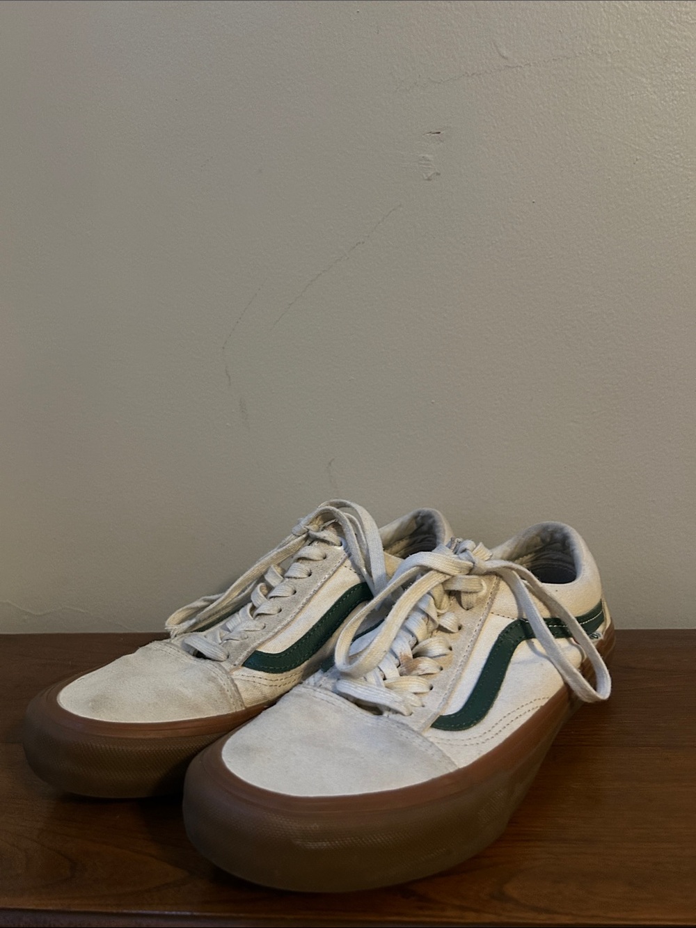 Vans White Low-Top Sneakers with Green Side Stripe and Gum Outsole